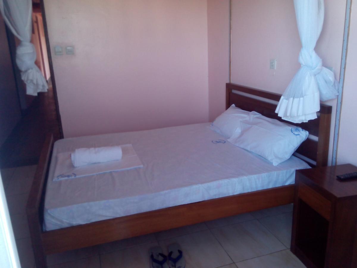 Checkpoint Inn Hotel, Момбаса Екстериор снимка